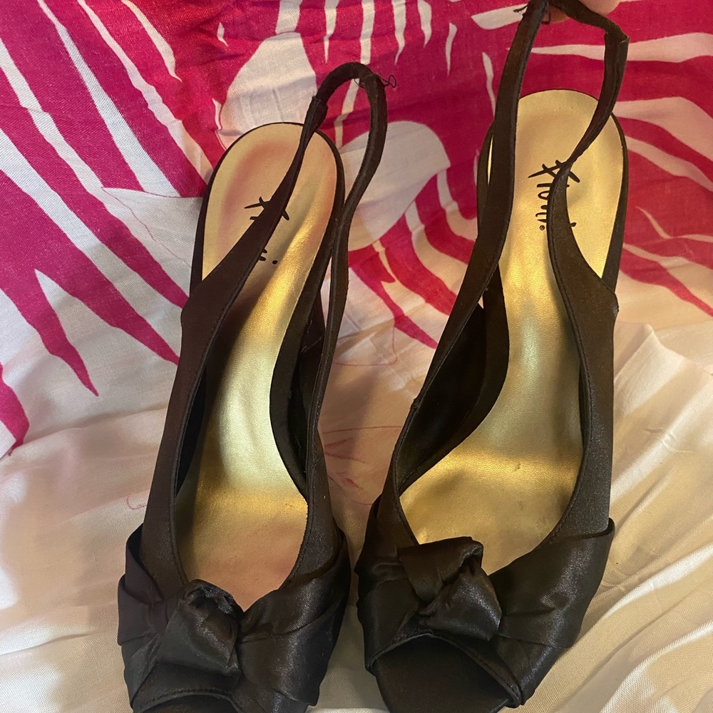 Slingback 4” Heels Black Size 9 ***NEW***